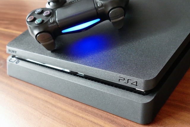 charge your PS4 Controller